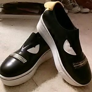 Never worn Fanzi Girl shoes